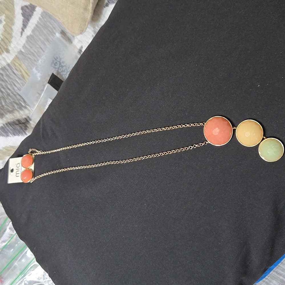 Jewelry Set - Picture 3 of 3